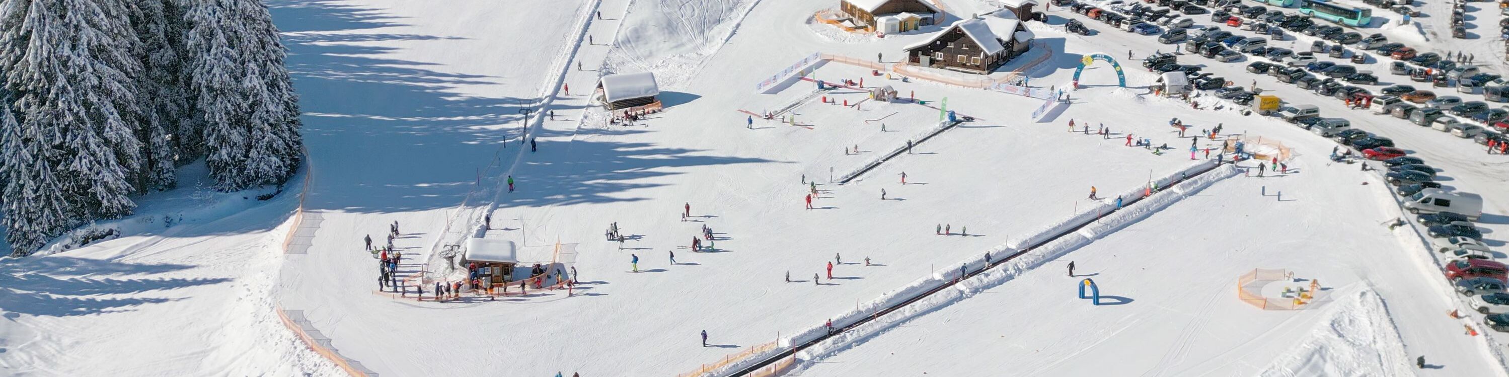 Drohnenaufnahme Kinderland Skischule Hirschegg